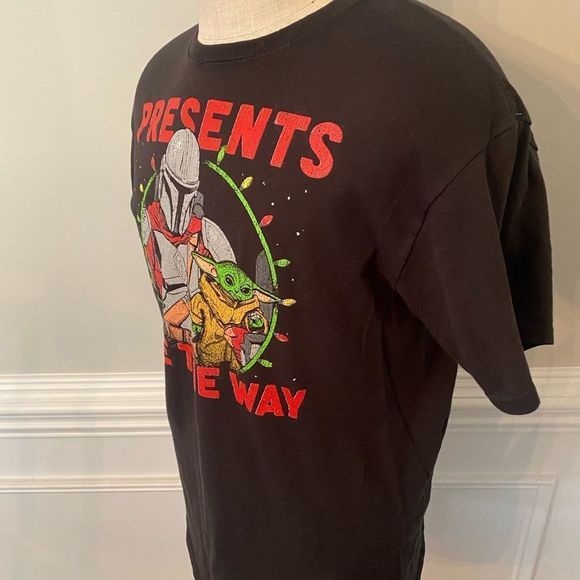 Men's Mandalorian Presents Are The Way Tee - Picture 7 of 9